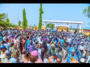 A Crowd of Osun Workers in Solidarity